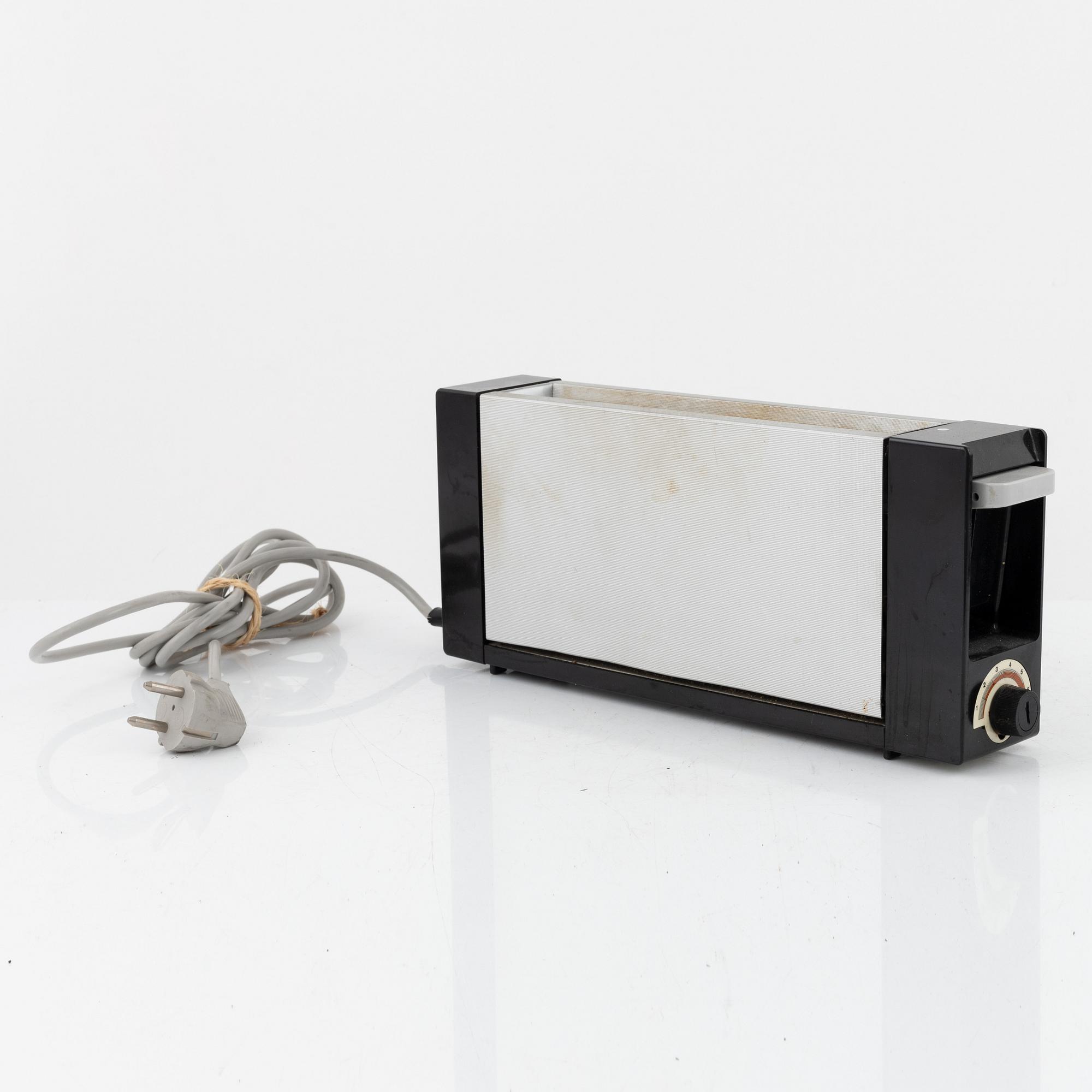 Reinhold Weiss & Hartwig Kahlcke, three  toasters, Braun.