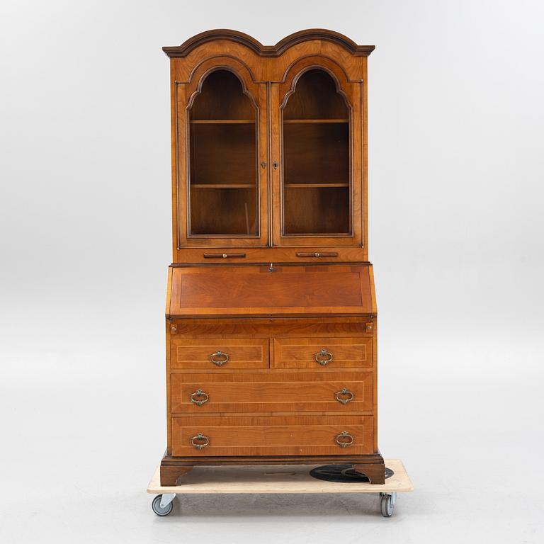 Writing cabinet with glass cabinet top, late Baroque style, 20th century.