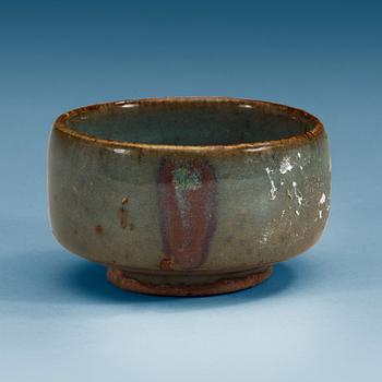 1455. A Jun glazed bowl, presumably Song dynasty (960-1279) .