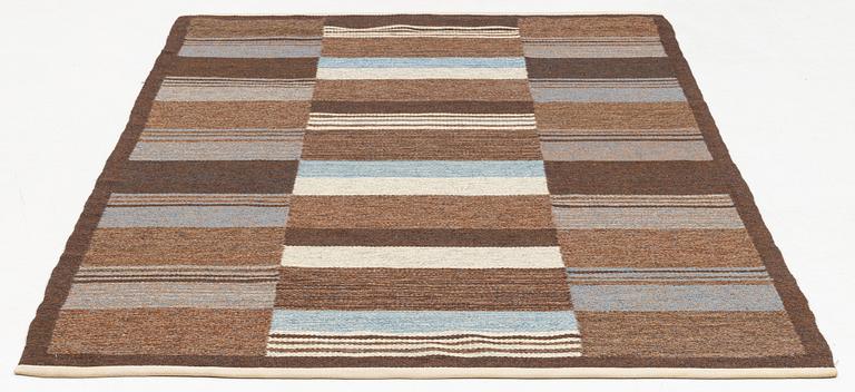 Kerstin Butler, a carpet, flat weave, ca 243 x 159 cm, Södra Kalmar Läns Hemslöjd, unsigned.