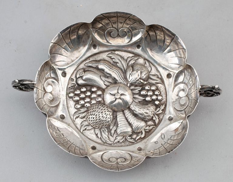 SKÅL, silver, otydliga stämplar, sannolikt 1800-tal. Vikt ca 87 g.