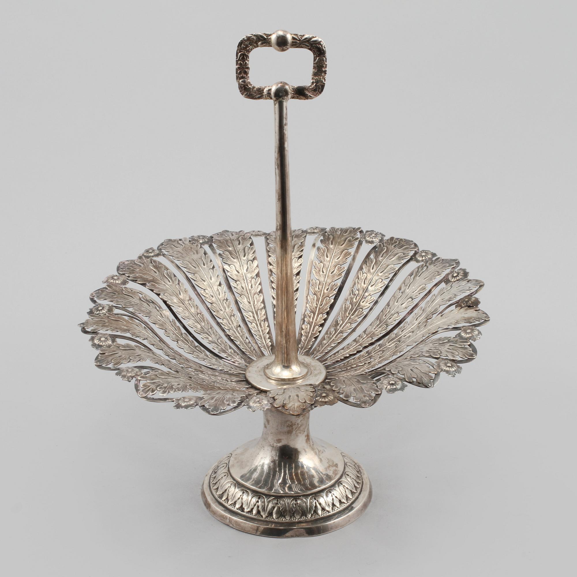 KORG, silver, Carl Tengstedt, Göteborg, 1835, vikt 537 g.