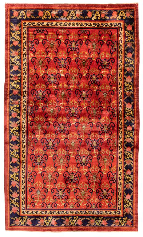 Matta, antik silke, Östturkestan, ca 308 x 182 cm.