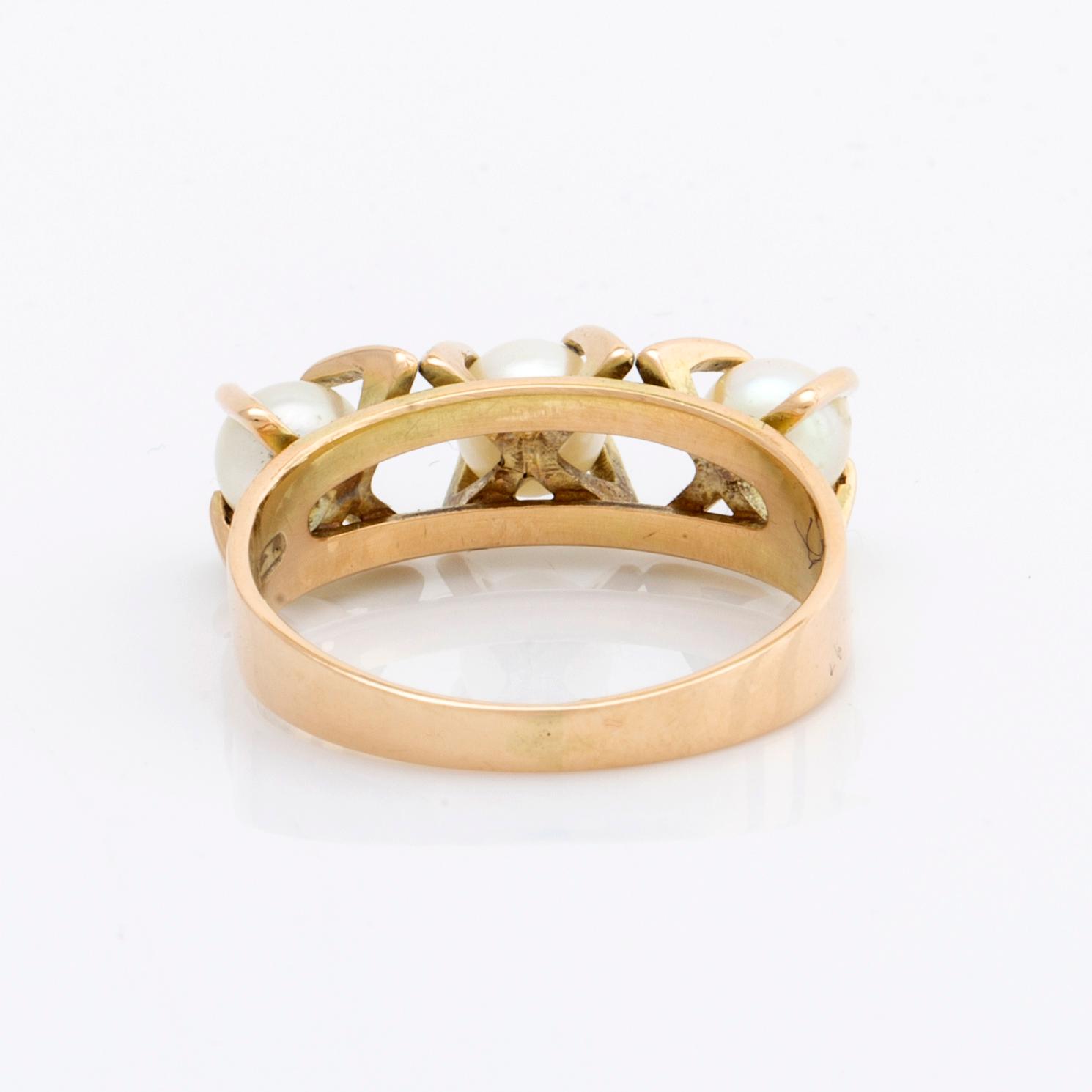 Elis Kauppi, ring 14K guld med 3 odlade pärlor ca 4 mm, Kupittaan Kulta 1967 Finland.