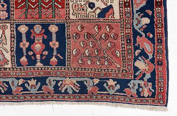 Rug, Bakhtiari, approx. 302 x 160 cm.