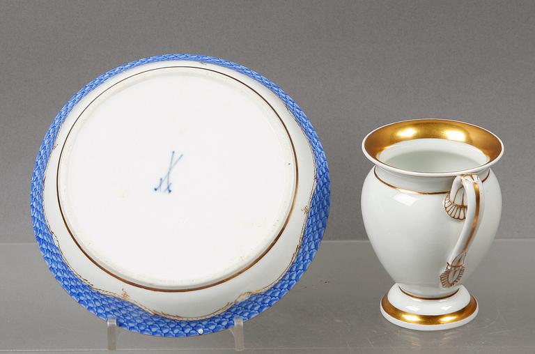 KAFFEKOPP OCH FAT, porslin, Meissen, 1800-tal.