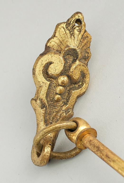 GARDINOMTAG, 7 st (4+3), jugend, förgylld brons, omkring år 1900.