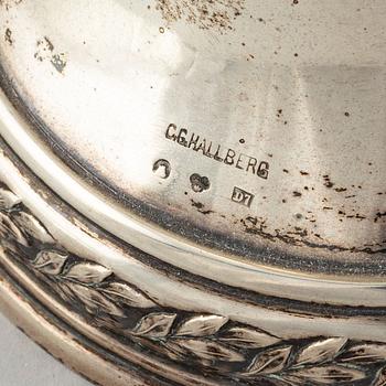 A parcel-gilt cup, maker's mark CG Hallberg, Stockholm, 1906.
