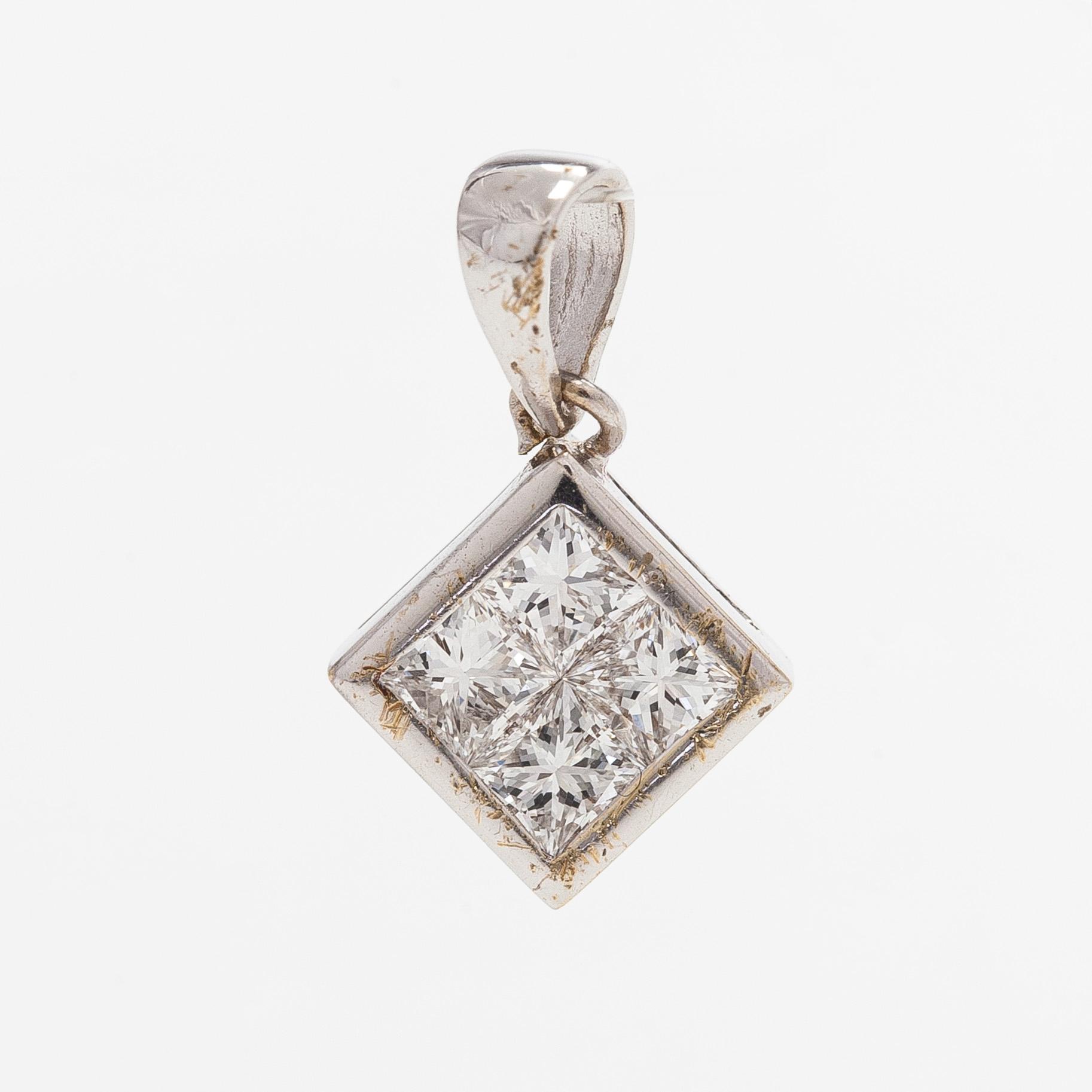 Pendant, princess-cut diamonds, 18K white gold.