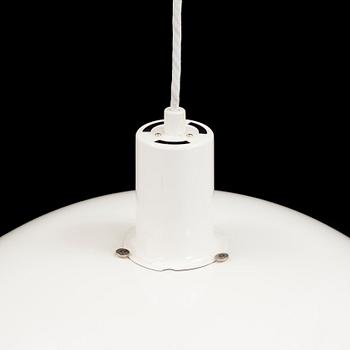 POUL HENNINGSEN, taklampa, "PH-4", för Louis Poulsen, Danmark. Höjd ca 30 cm.