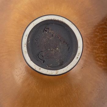 Berndt Friberg, a set of two stoneware bowls, Gustavsberg, Sweden.