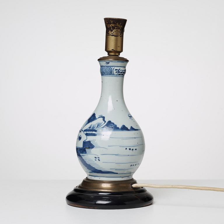 BORDSLAMPA, porslin, Kina 1800-tal.