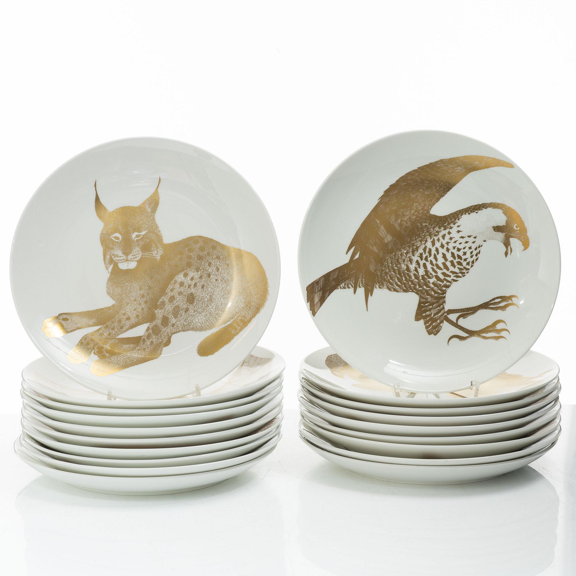 Paul Hoff, plates, 'Arter i fara', Gustavsberg (19 pieces).