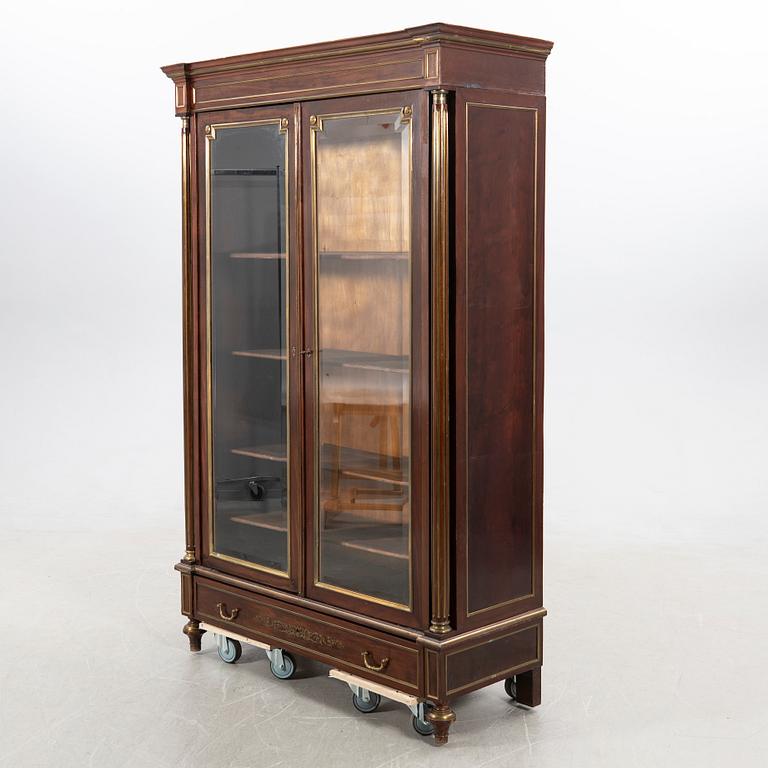 Display cabinet, second half of the 20th century.