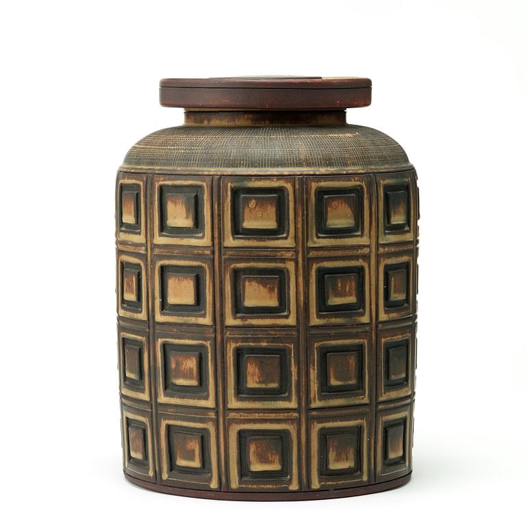 Wilhelm Kåge, A Wilhelm Kåge 'Farsta' stoneware jar and cover, Gustavsberg studio 1960.