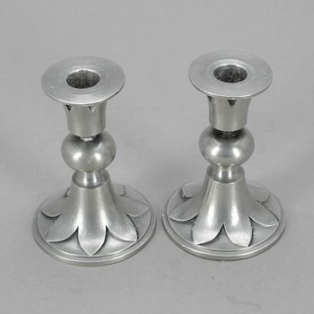 LJUSSTAKAR, ett par, tenn, Edvin Ollers, 1960.