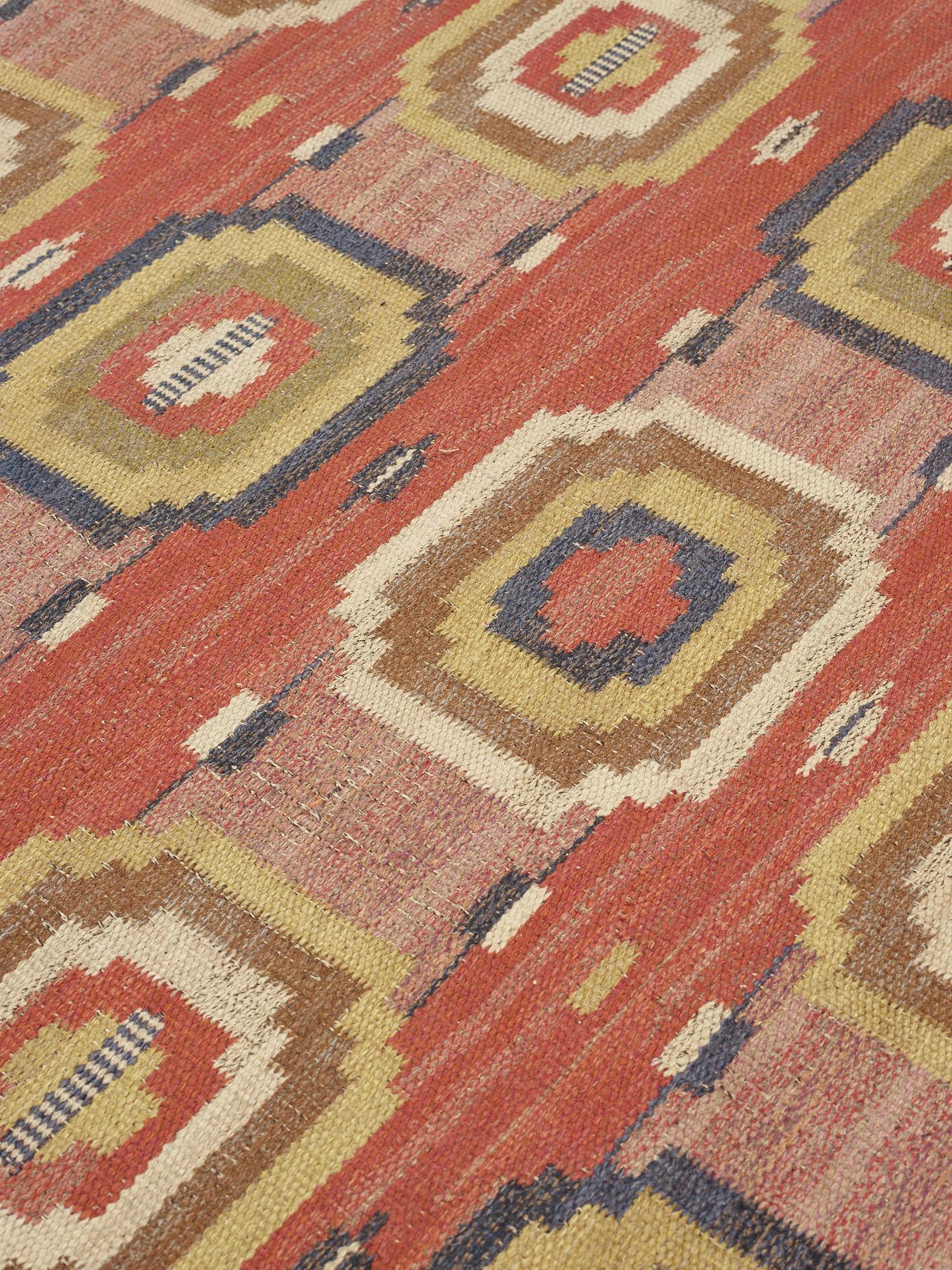Märta Måås-Fjetterström, CARPET. "Röda åttan". Flat weave. 326,5 x 227,5 cm. Signed MMF.