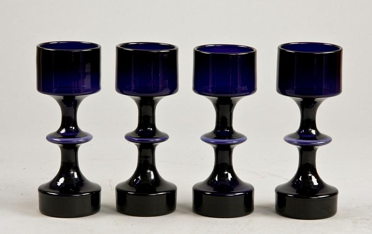 POKALER, 4 st. Blå glasmassa. Kaj Franck, Nuutajärvi, Notsjö, Finland, Modell "Hyrrä".