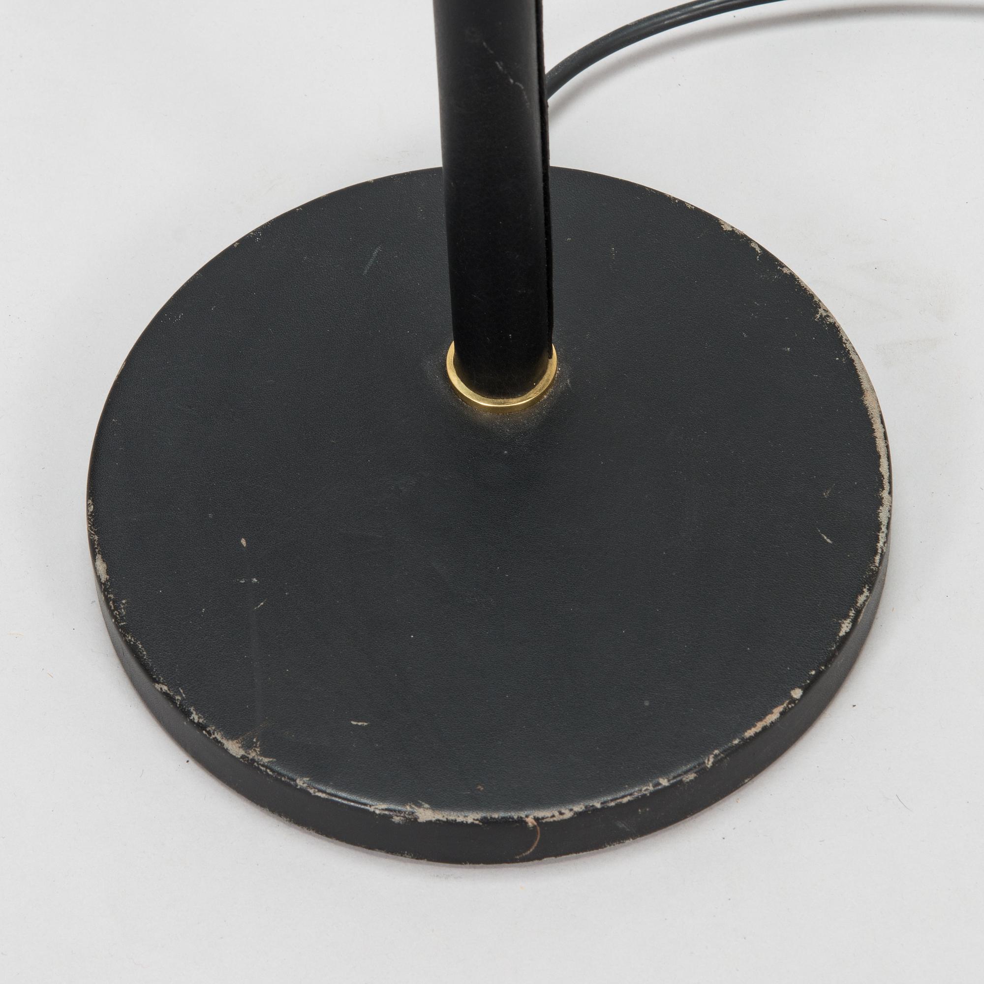 Alvar Aalto, golvlampa modell A809, Valaisinpaja 1900-talets slut.