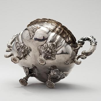 A SUGAR BOWL, silver Riga 1850, Georg Heinrich Schmidt 1849-1893, weight 634 g.