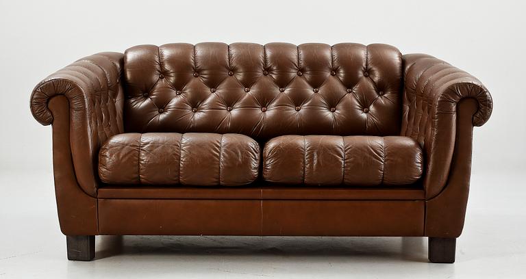 SOFFA, Chesterfield-modell, 1900-talets andra hälft.