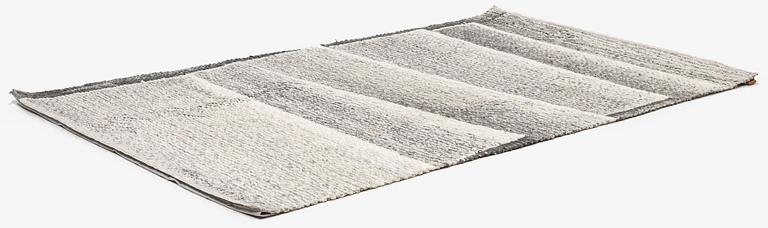 Helena Hernmarck, vävd tapet, "Folded paper 3", slätväv, ca 171 x 103 cm signerad Hernmarck.