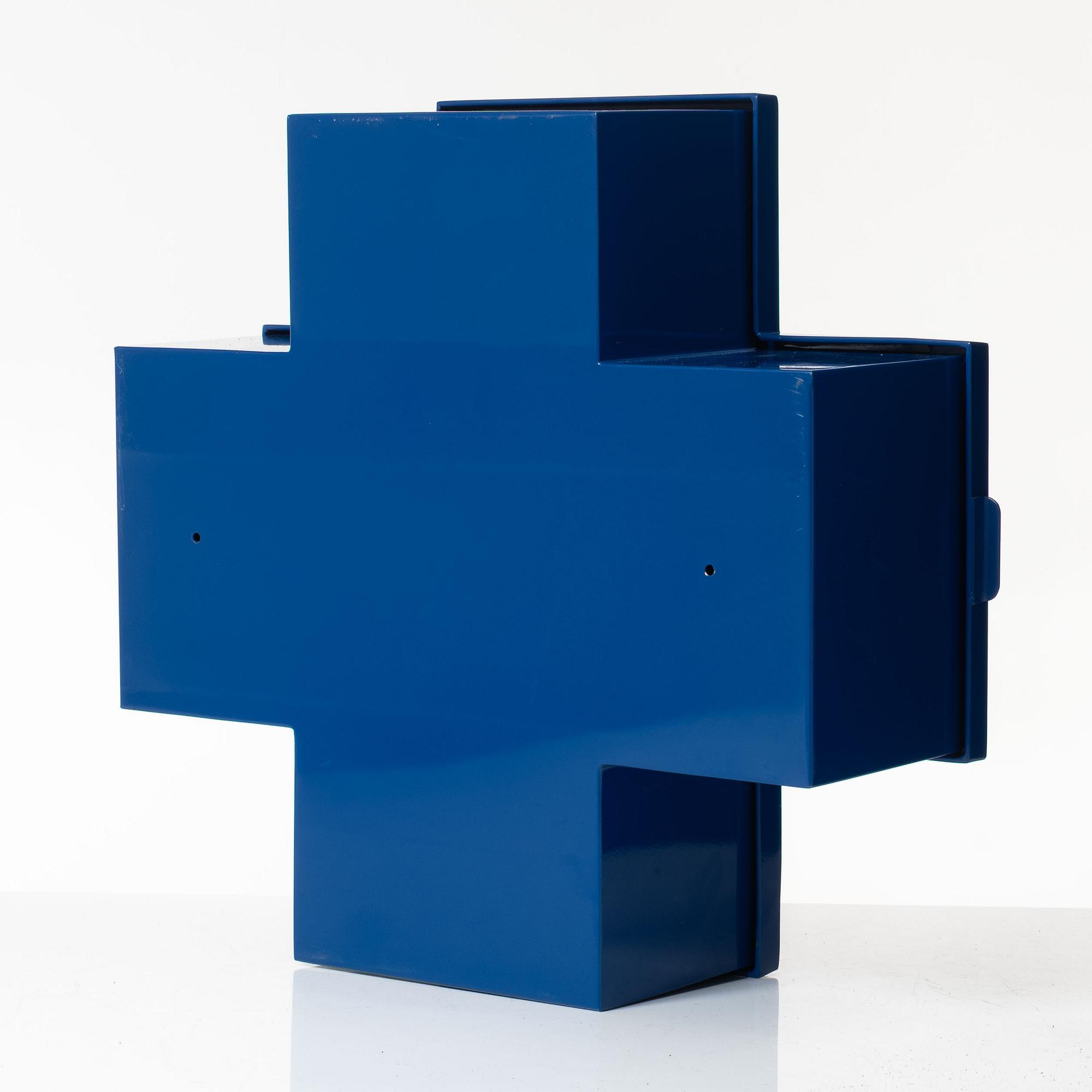 Thomas Eriksson, skåp, "Cross", Progetto Oggetto, Cappelini, Italien.