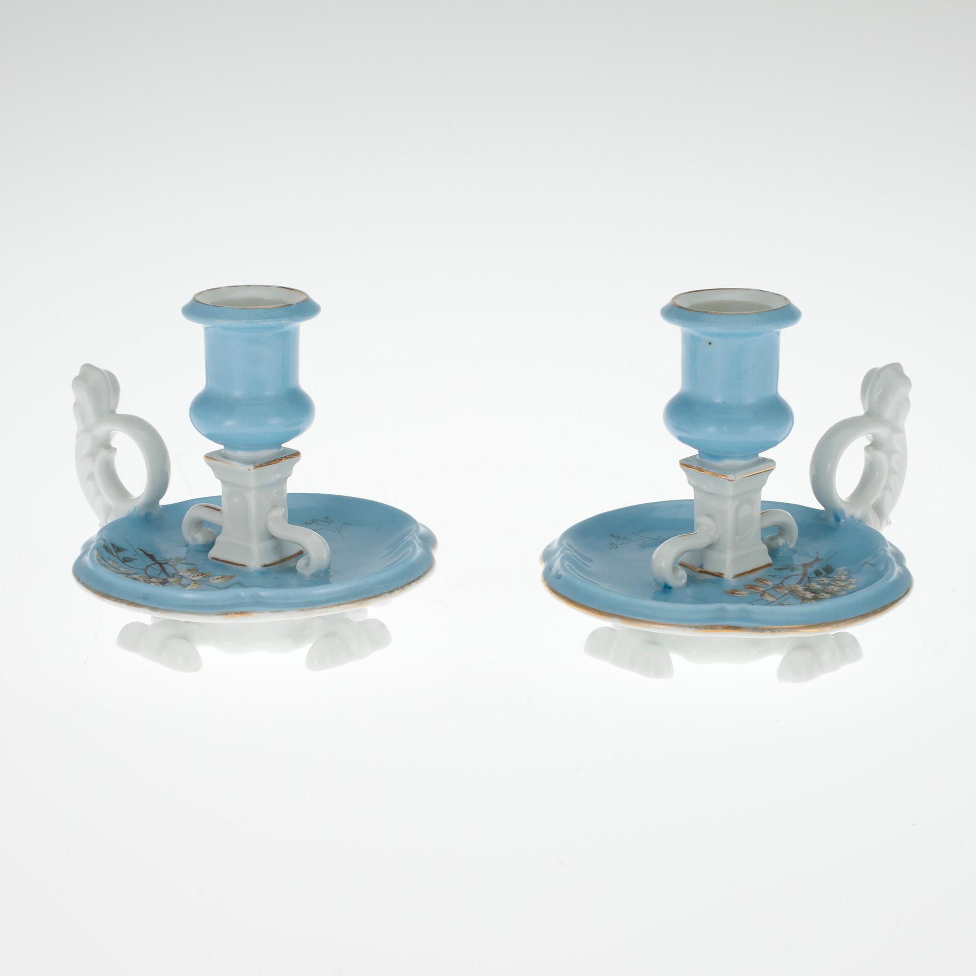 LJUSSTAKAR, ett par, porslin, M.S Kuznetsov, Dmitrov fabriken 1892-1917,  Ryssland.