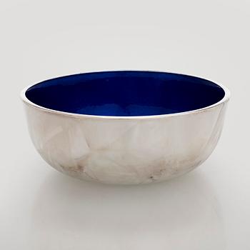 A. Tillander, malja, sterlinghopeaa ja emalia. Turku 2005.