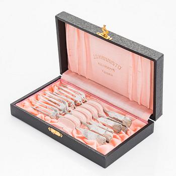Shell motif silver cutlery, 27 pcs, seven from 1864-66, the rest from the 1920s, Finland.
