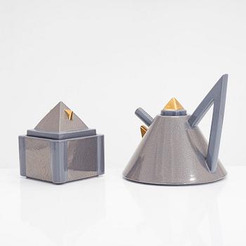 Matteo Thun, a Memphis 'Nefertiti' tea set, Bitossi, Montelupo Fiorentino, Italy 1980s.