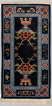 MATTO, Tibet probably, ca 180,5 x 90 cm (as well as ca 1,5 cm flat weave at the ends).