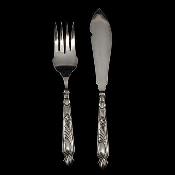 SERVERINGSBESTICK, ett par, silver,  troligen Claes Emil Andrén, Göteborg, jugend, 1900-talets första del. Vikt 215 cm.