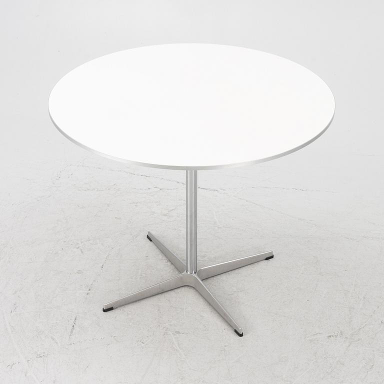 Arne Jacobsen, matbord, Fritz Hansen, Danmark, 2010.
