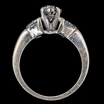 RING, oval brilliant cut diamond, app. 1 cts.