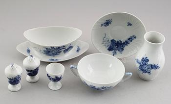 SERVISPORSLIN, 15 delar, porslin, "Blå Blomst", Royal Copenhagen.