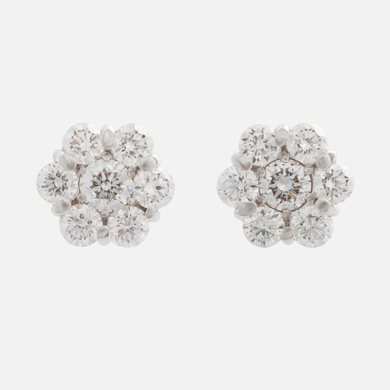 Earrings with brilliant-cut diamonds.