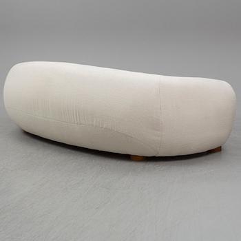 ANDREAS MARTIN-LÖF, a sofa, "Hommage à ´l'Ours Polaire´", for Lyceum, produced in Sweden 2017.