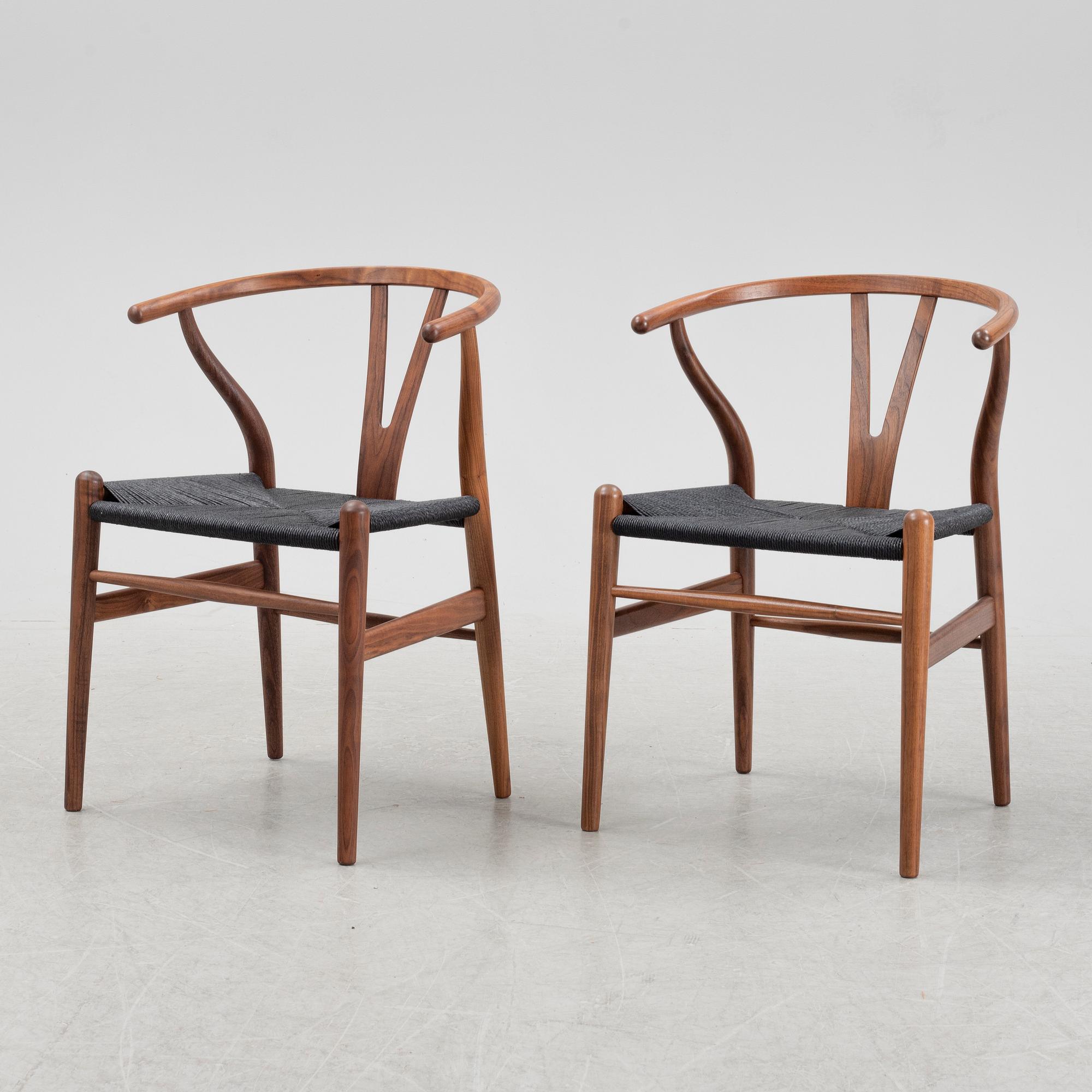 Hans J Wegner, stolar, ett par, "Y-Stolen", Carl Hansen & son, Danmark, formgiven 1949.
