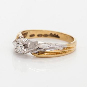Ring, briljantslipad diamant 14K guld och vitguld, Silván, Helsingfors 1997.