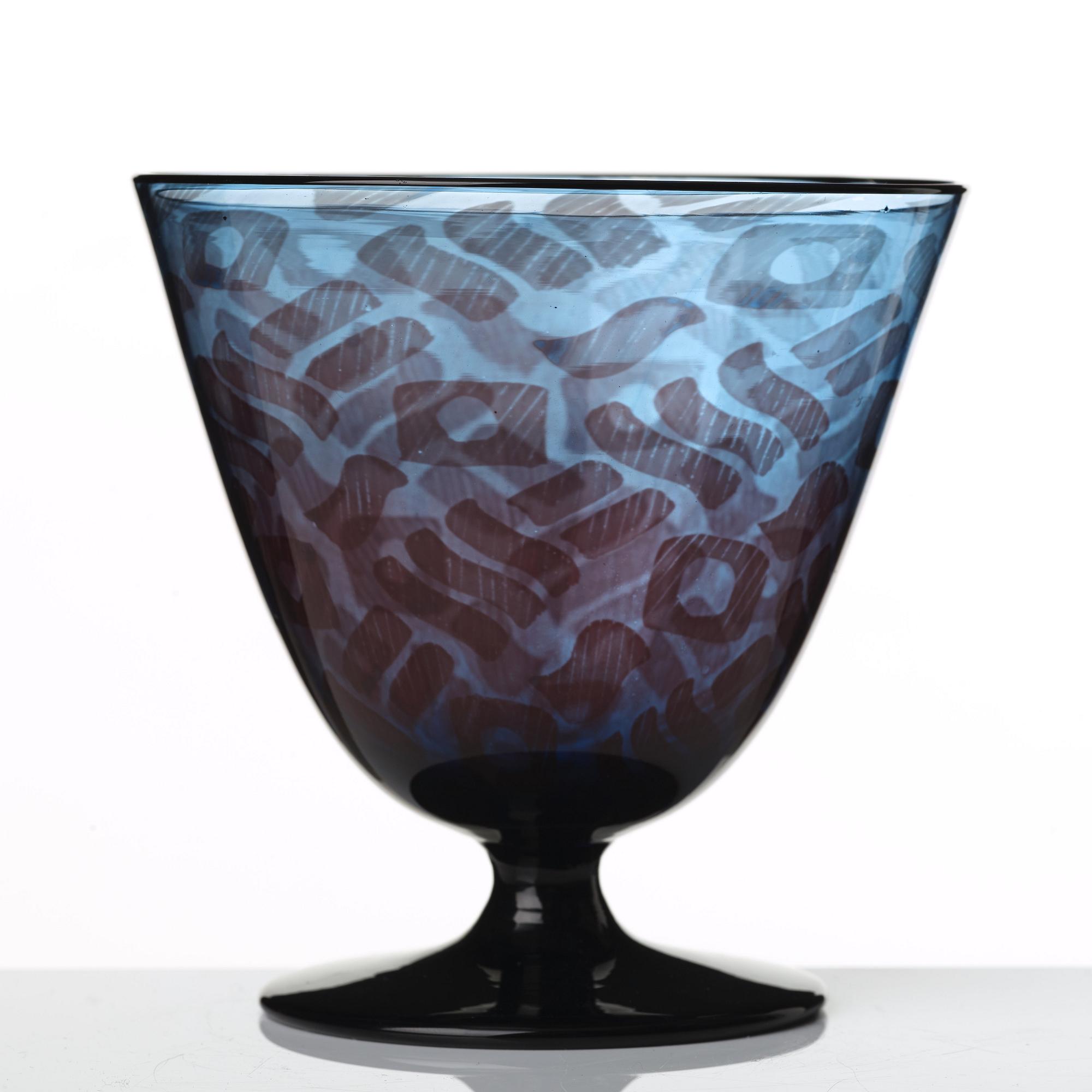 Simon Gate, & Knut Bergqvist, a graal vase, Orrefors 1928, nr 3198.