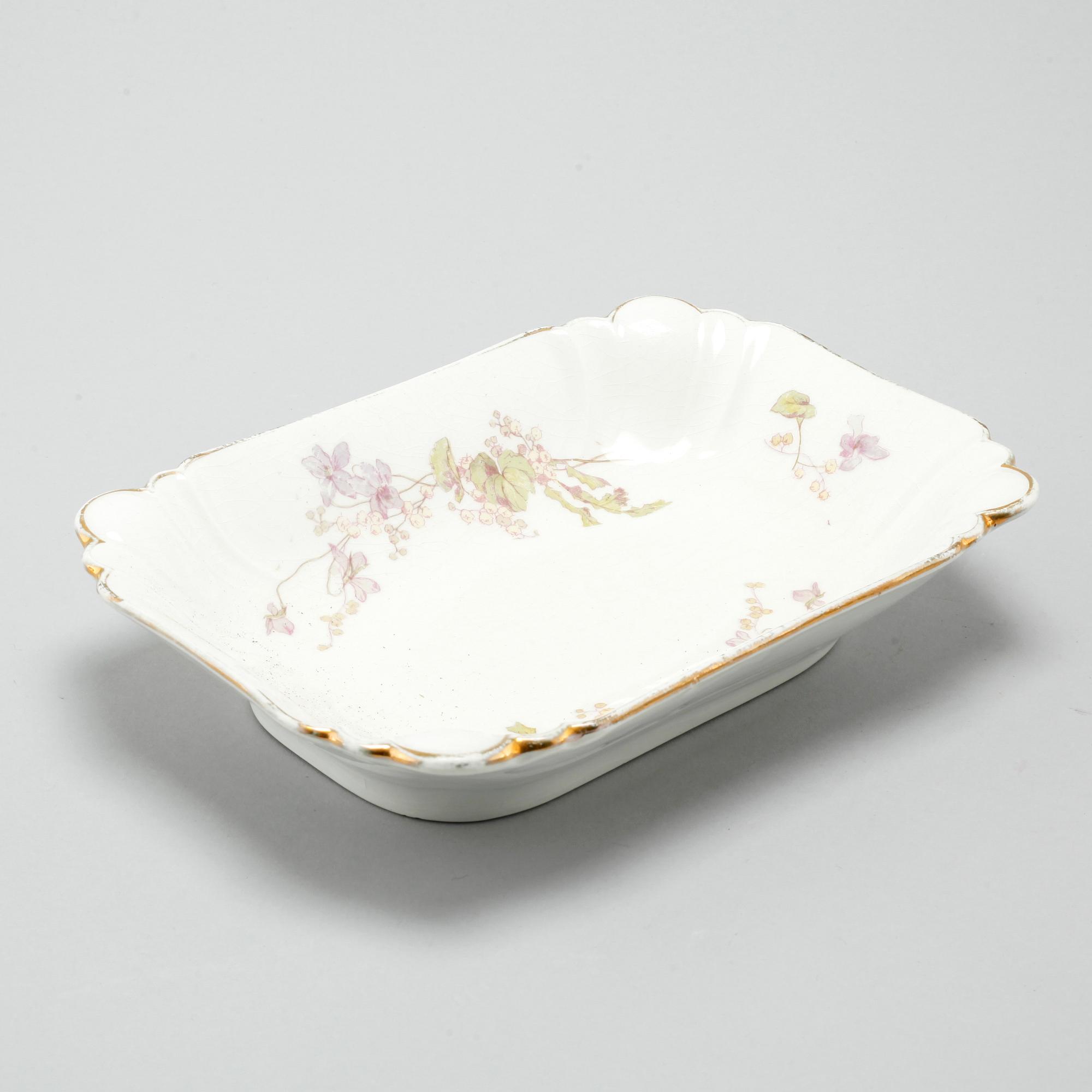 MATSERVIS, 49 delar, opakgods, "Viola", Gustavsberg, tillverkad 1895-1930.