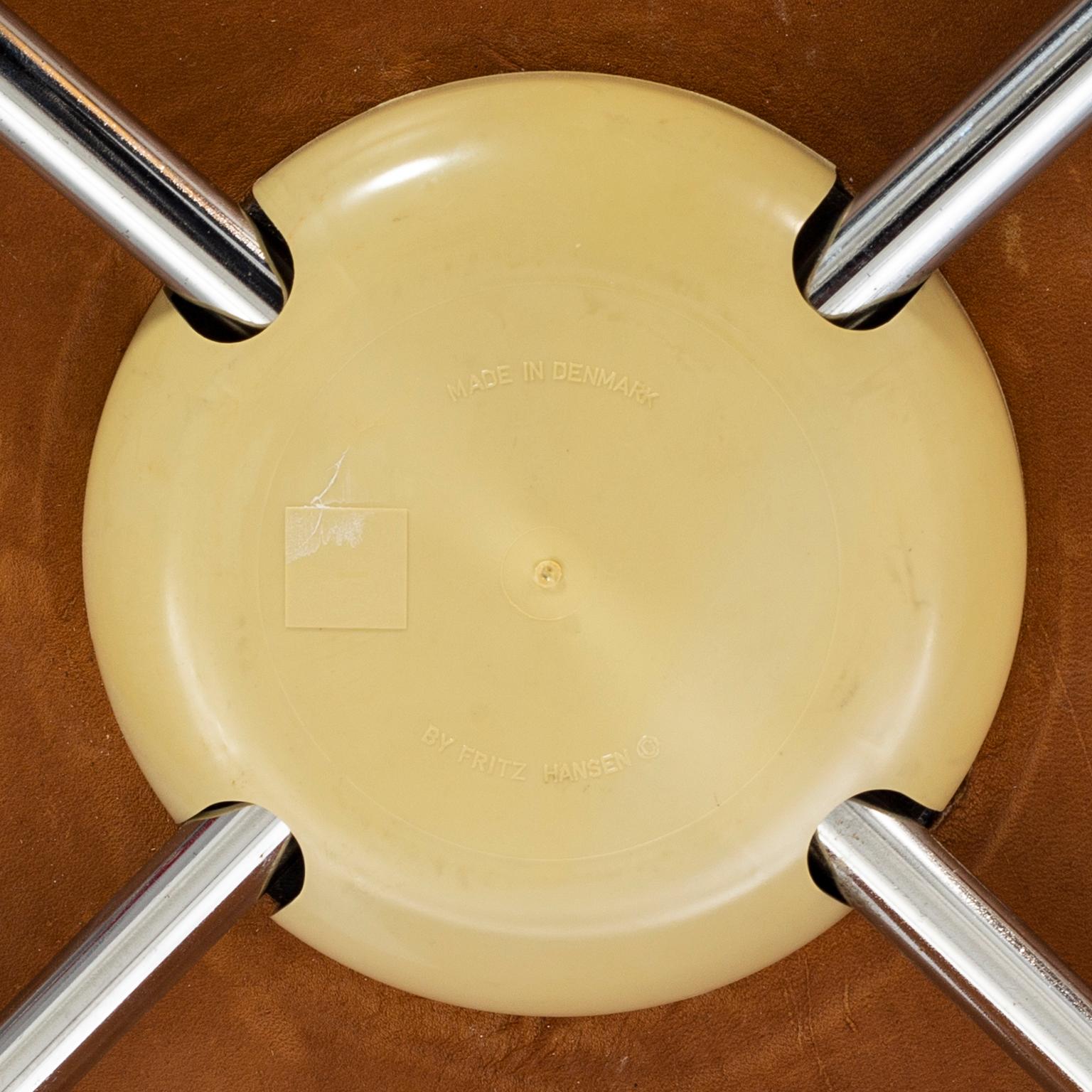 ARNE JACOBSEN,  6 st "Sjuan" för Fritz Hansen.