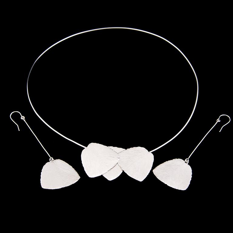 JAANA JUNKKAALA, NECKLACE and EARRINGS, "Serenity", silver. 2018.