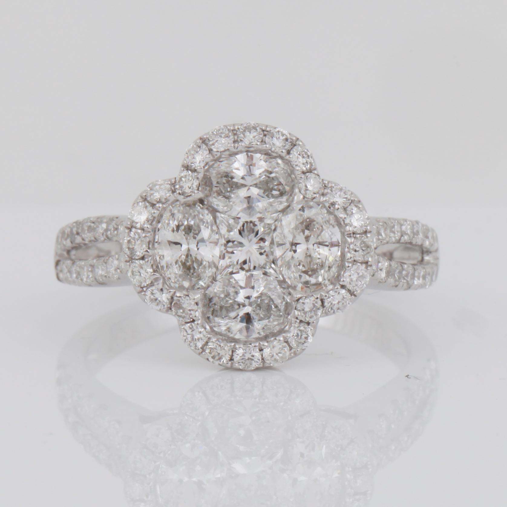 RING, 18 k vitguld, med briljant och marquiseslipade diamanter totalt 1.63 ct.