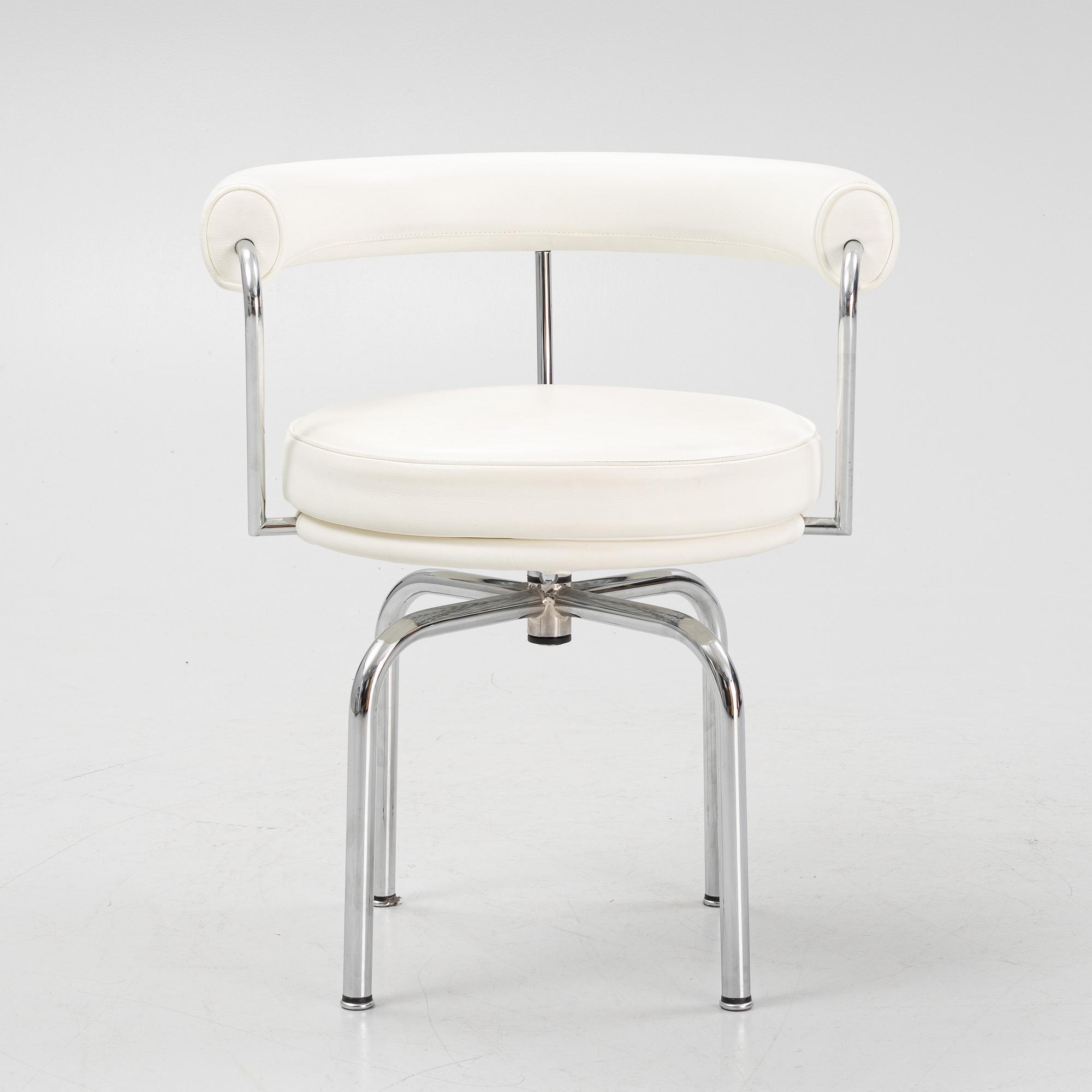 Charlotte Perriand & Pierre Jeanneret, Le Corbusier, karmstol, "LC 7", Cassina, formgiven 1927.