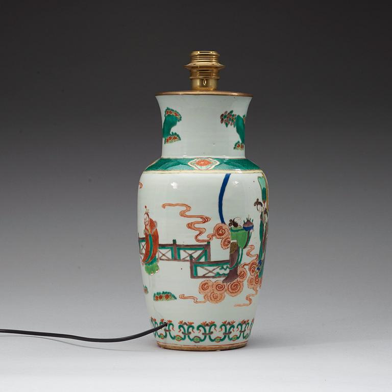 A famille verte figurine scene vase, Qing dynasty 19th century.