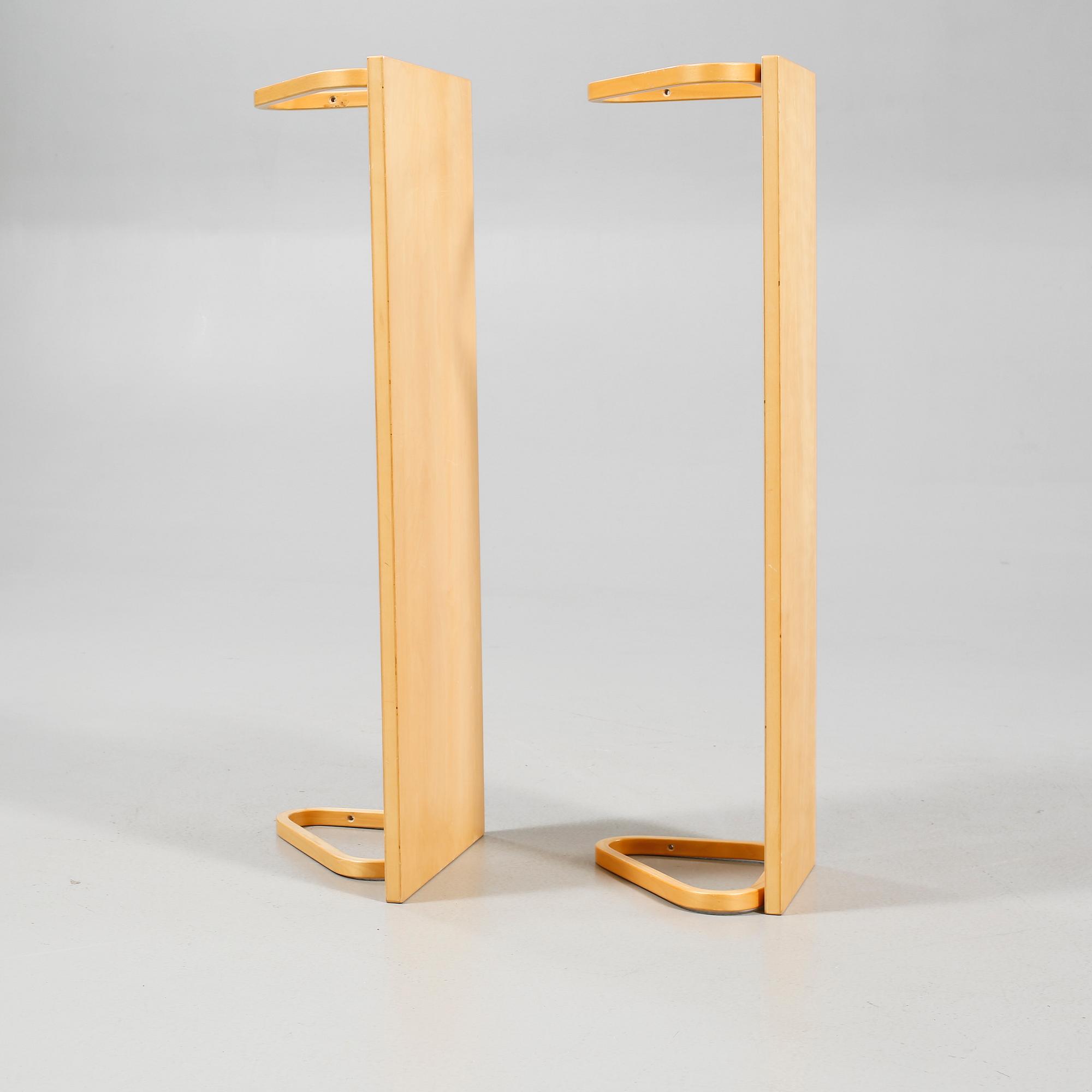 HYLLOR, ett par, Alvar Aalto, Artek, 1900-talets andra hälft.