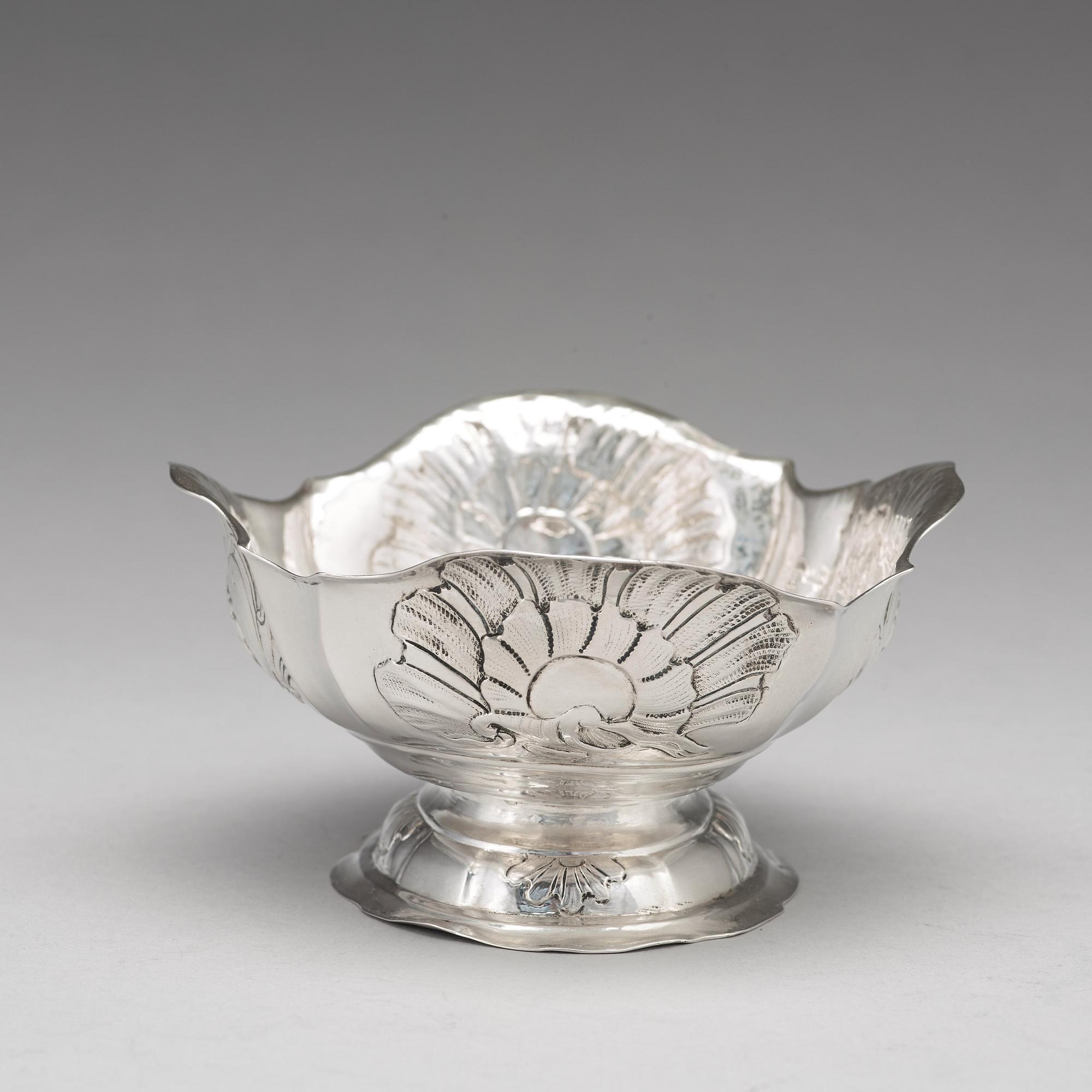 Konfektskål, silver, oidentifierad mästarstämpel, troligen Wiborg 1762, rokoko.