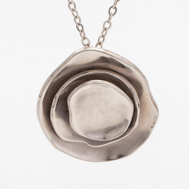 Liisa Vitali, pendant, "Gardenia", silver, Kultakeskus.